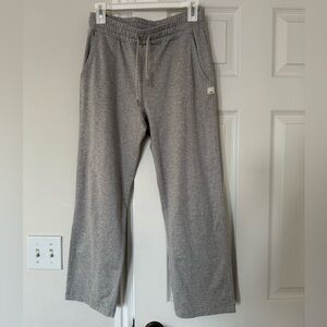 Vuori Wide Leg Halo Performance cropped pants